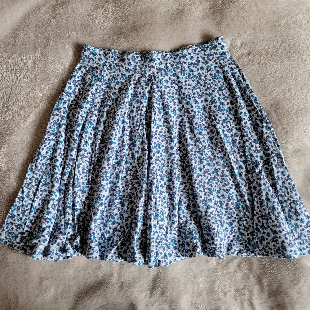 Uniqlo || printed blue skirt